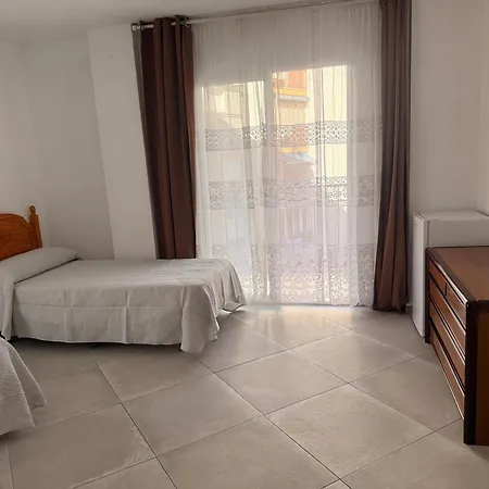 Habitacion Doble Con Aire Cerca De La Playa Μπένιντορμ