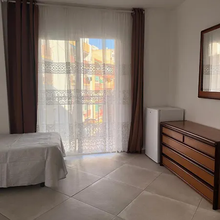 Δωμάτια σε οικογενειακή κατοικία Habitacion Doble Con Aire Cerca De La Playa Μπένιντορμ
