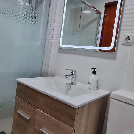 Δωμάτια σε οικογενειακή κατοικία Habitacion Doble Con Aire Cerca De La Playa Μπένιντορμ